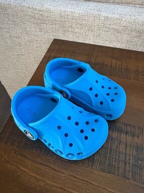CROCS Kids Clogs in Bright Blue